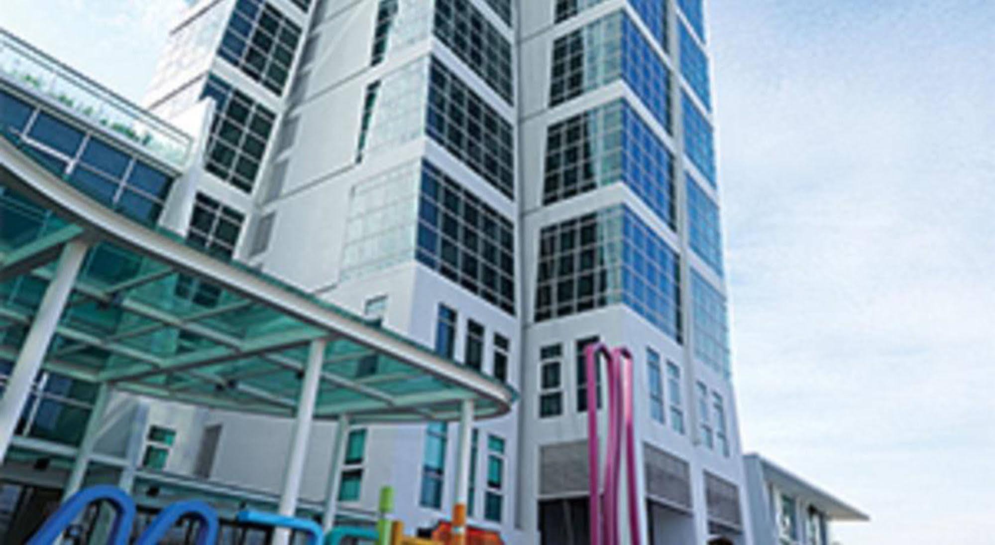 Maritime Luxury Suites George Town Zewnętrze zdjęcie